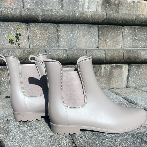 A New Day *  Womens  * RN17730 * Size 11 Beige Rubber Chelsea Boots - Picture 6 of 8